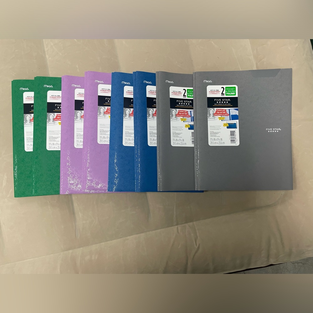 Five Star 2 Pocket Plastic Folder with Prongs